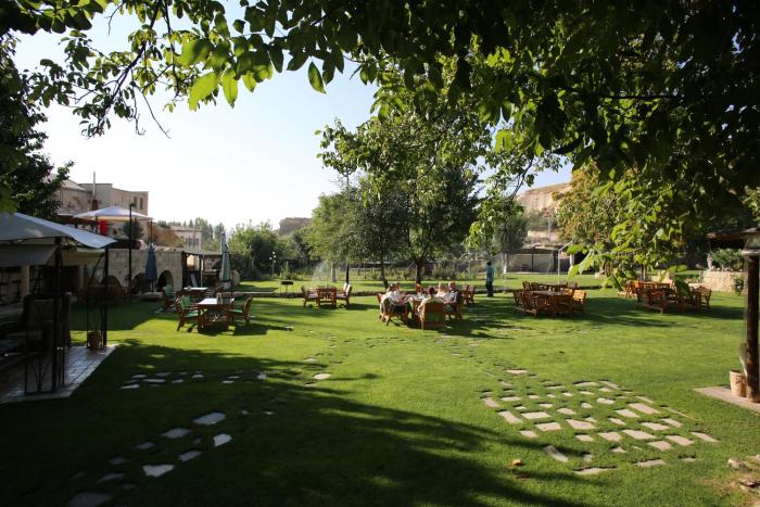 melis cave hotel