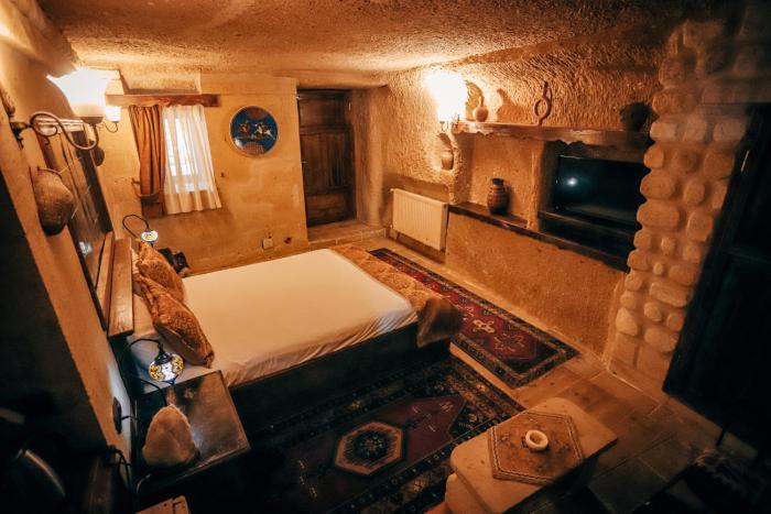 melis cave hotel