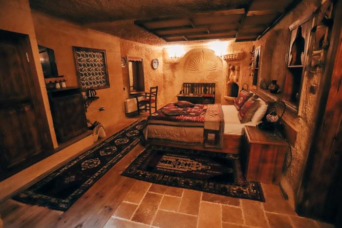melis cave hotel