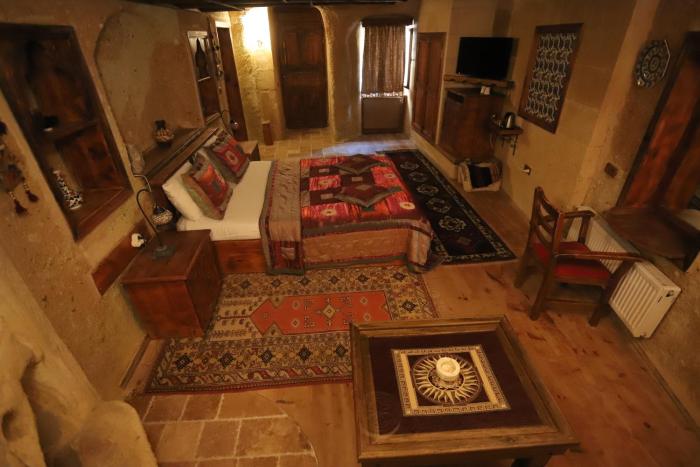 melis cave hotel