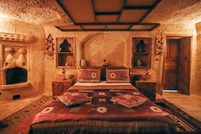 melis cave hotel