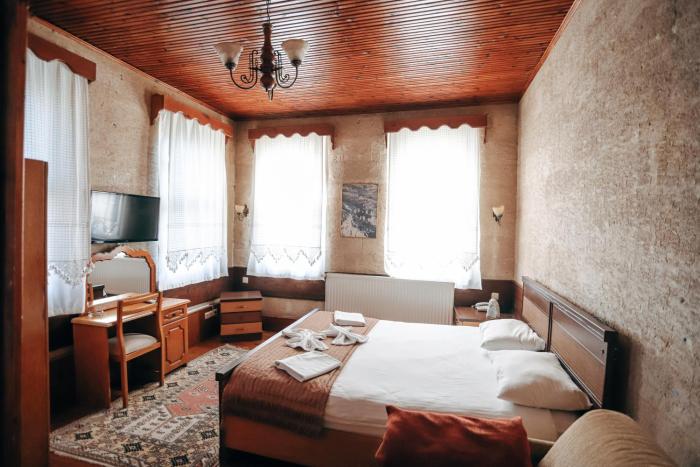 melis cave hotel