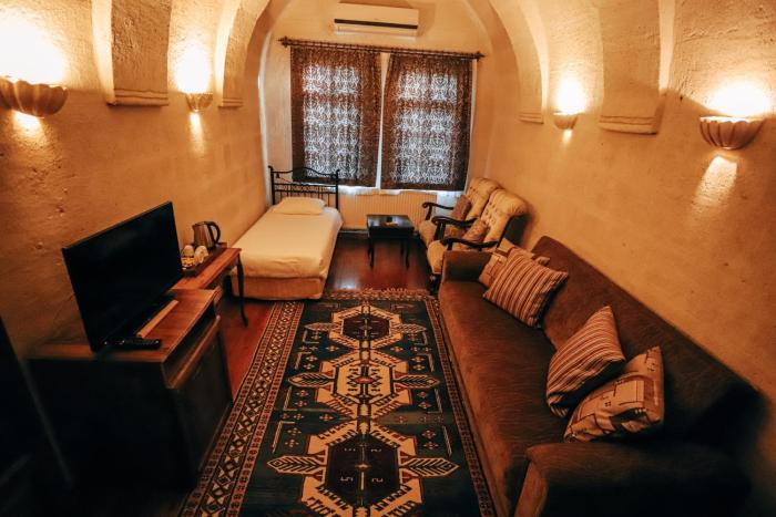 melis cave hotel