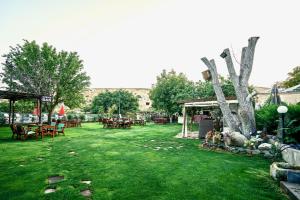 melis cave hotel