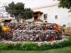 melis cave hotel