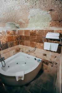 melis cave hotel