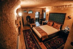 melis cave hotel