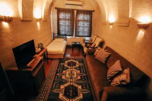 melis cave hotel