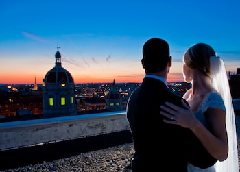 the yorktowne hotel tapestry collection by hilton