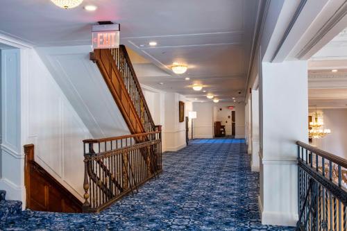 the yorktowne hotel tapestry collection by hilton