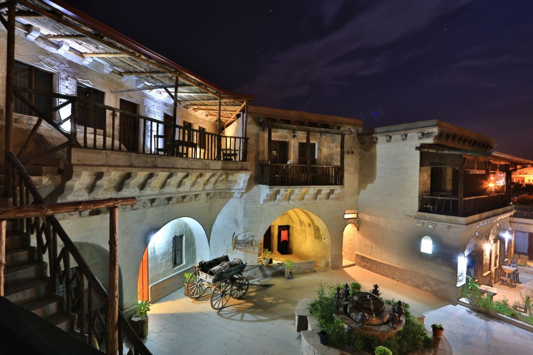 holiday cave hotel