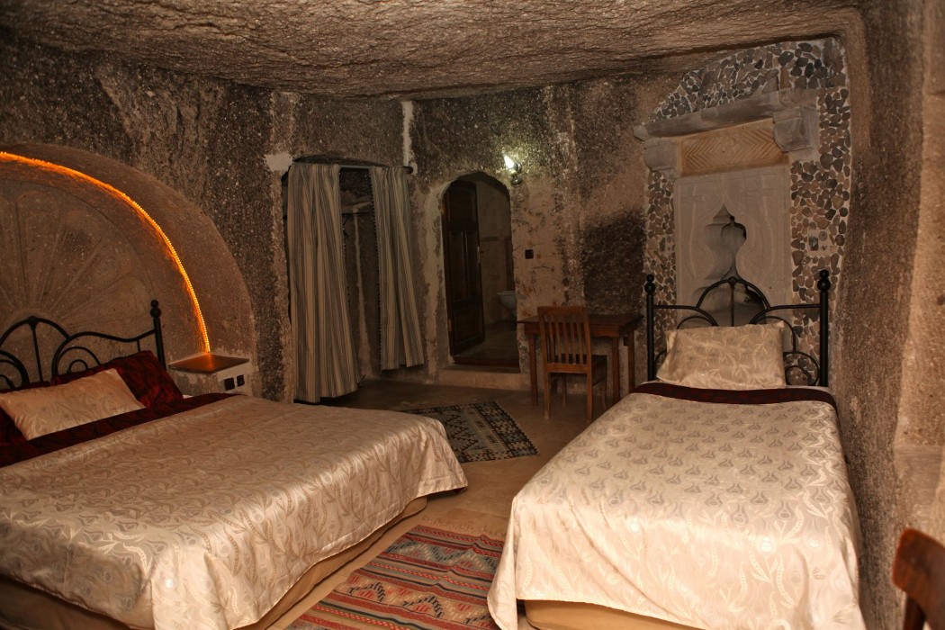 holiday cave hotel