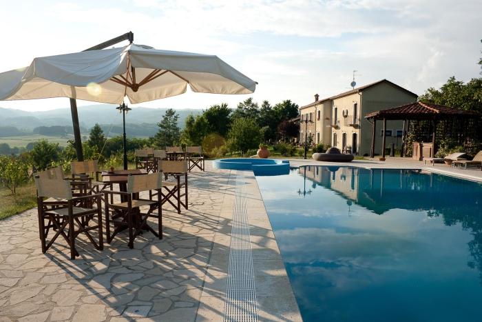 la rosa nel bicchiere