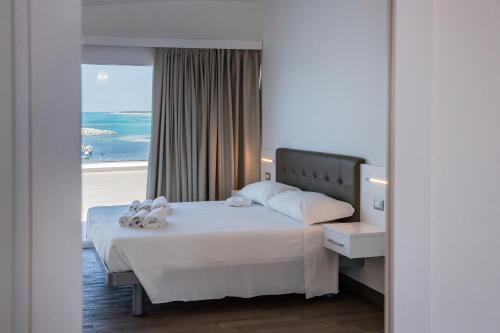 nauticus guest room