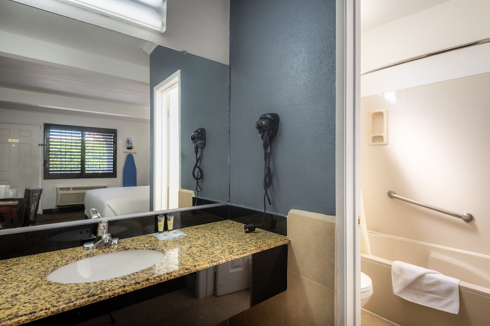 rodeway inn hollywood sunset boulevard