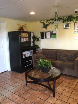 Regency Inn & Suites,Millington>>Memphis,2 star