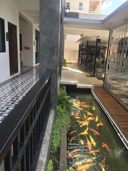 phetcharat grand hotel maesot