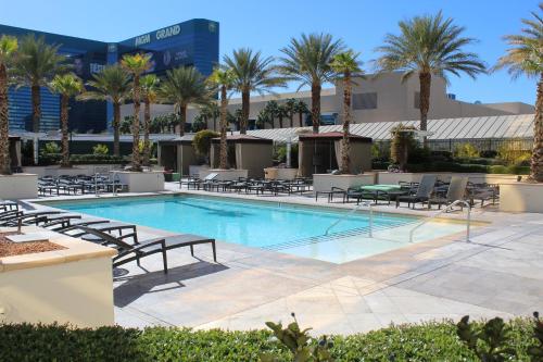 luxury suites international at the signature