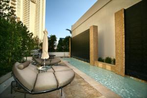 luxury suites international at the signature