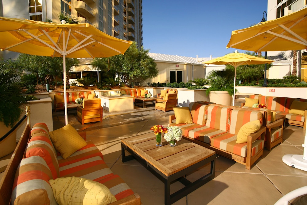 luxury suites international at the signature