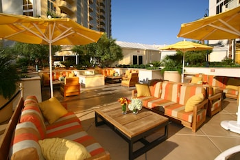 luxury suites international at the signature