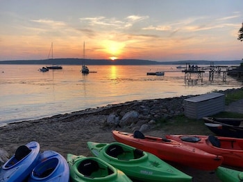 smugglers cove inn