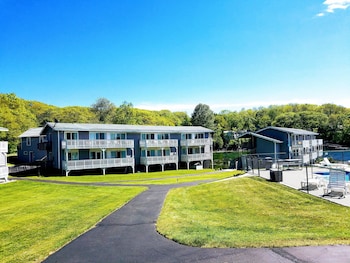 smugglers cove inn