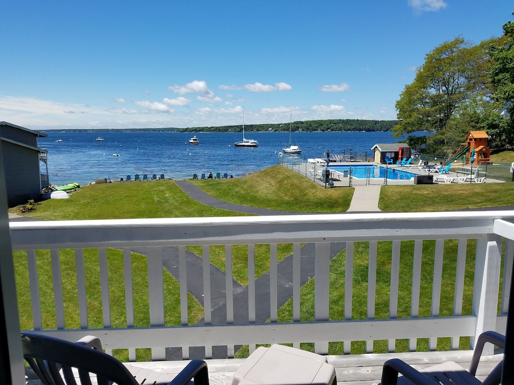 smugglers cove inn