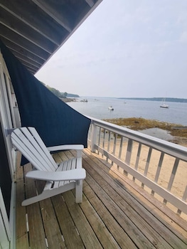 smugglers cove inn