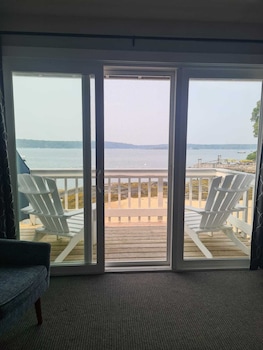 smugglers cove inn