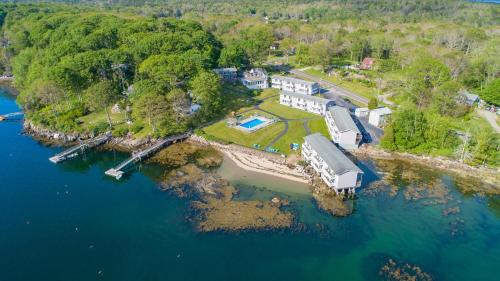 smugglers cove inn
