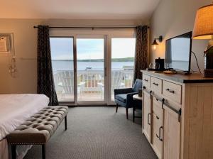 smugglers cove inn