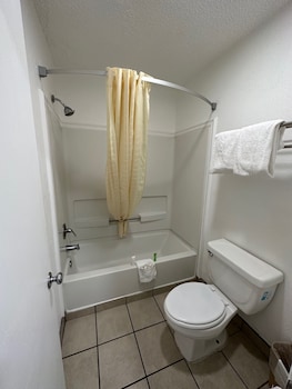 desert sands inn and suites