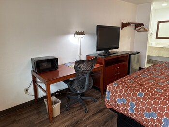 desert sands inn and suites