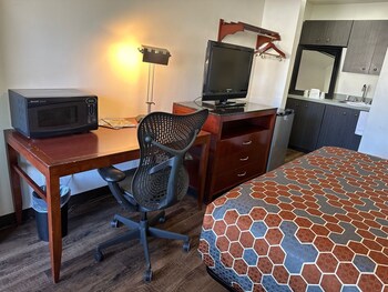 desert sands inn and suites