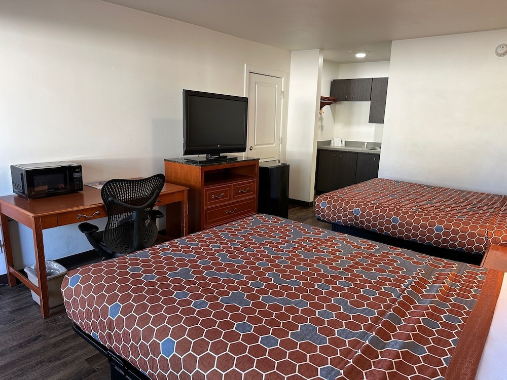 desert sands inn and suites