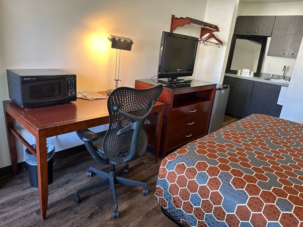 desert sands inn and suites