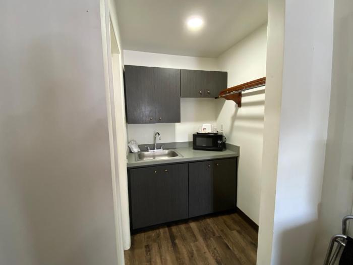 desert sands inn and suites