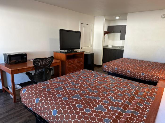 desert sands inn and suites