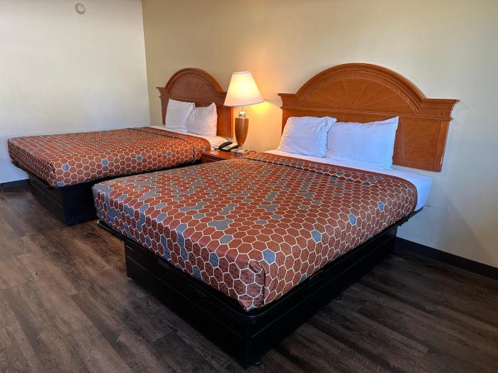 desert sands inn and suites