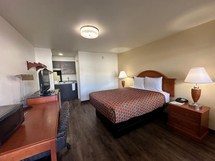 desert sands inn and suites