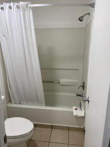 desert sands inn and suites