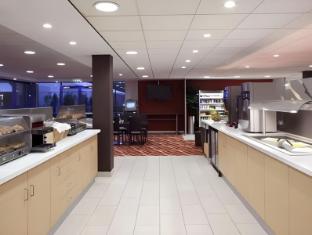 premier inn banbury m40 j11