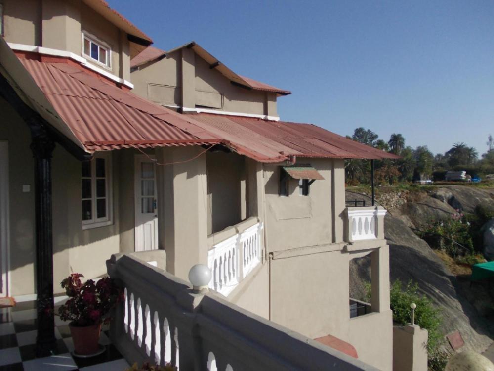 hotel udai garh only couple and family