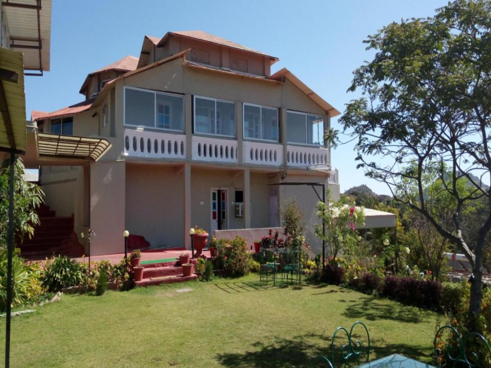 hotel udai garh only couple and family