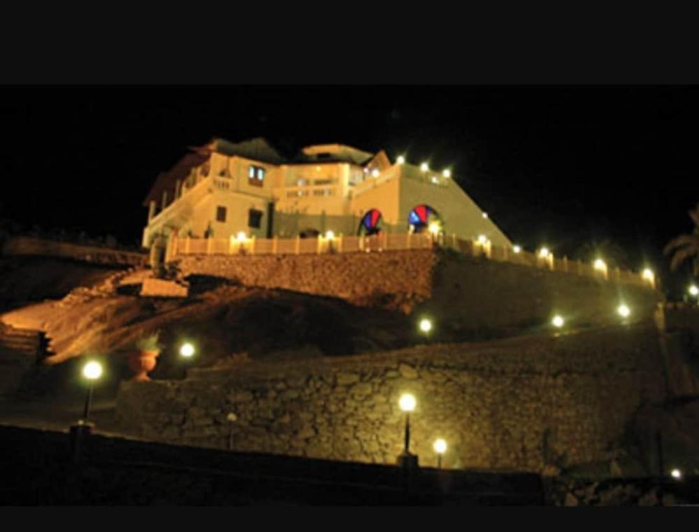 hotel udai garh only couple and family