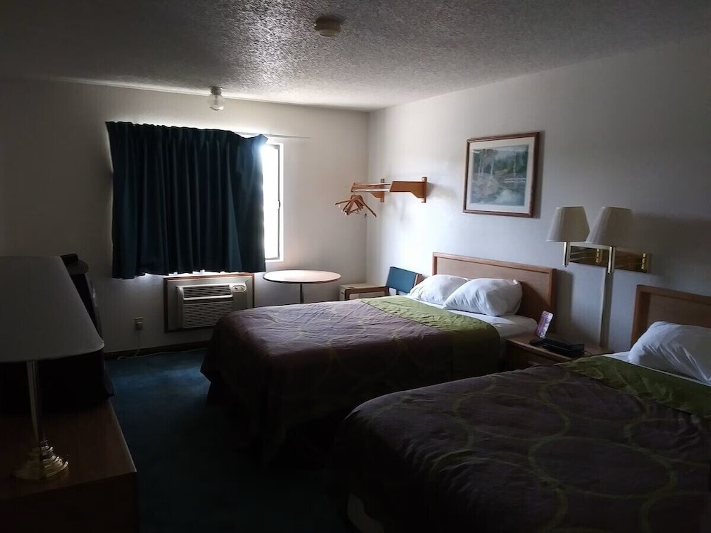 super 8 by wyndham kingdom city