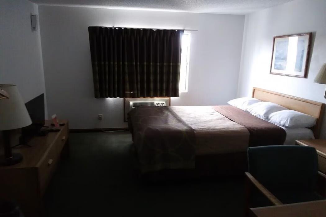 super 8 by wyndham kingdom city