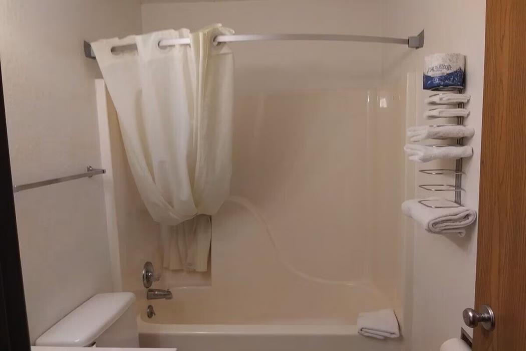 super 8 by wyndham kingdom city