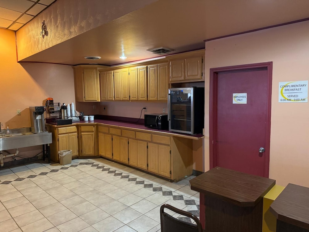 knights inn lawton formerly super 8 lawton